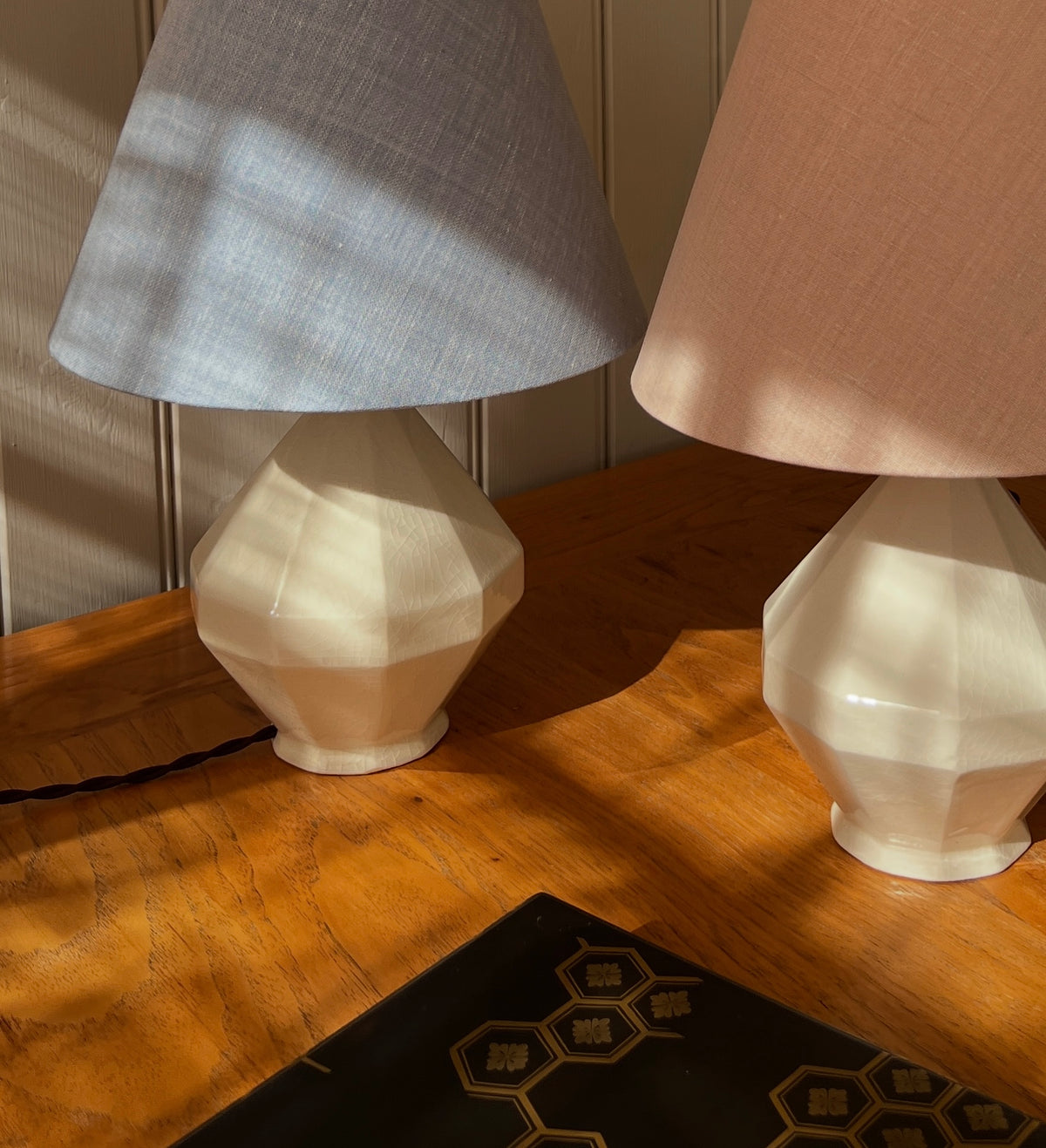 Erwan de Rengervé x Helle Thygesen Table Lamp - Ivory Craquelé