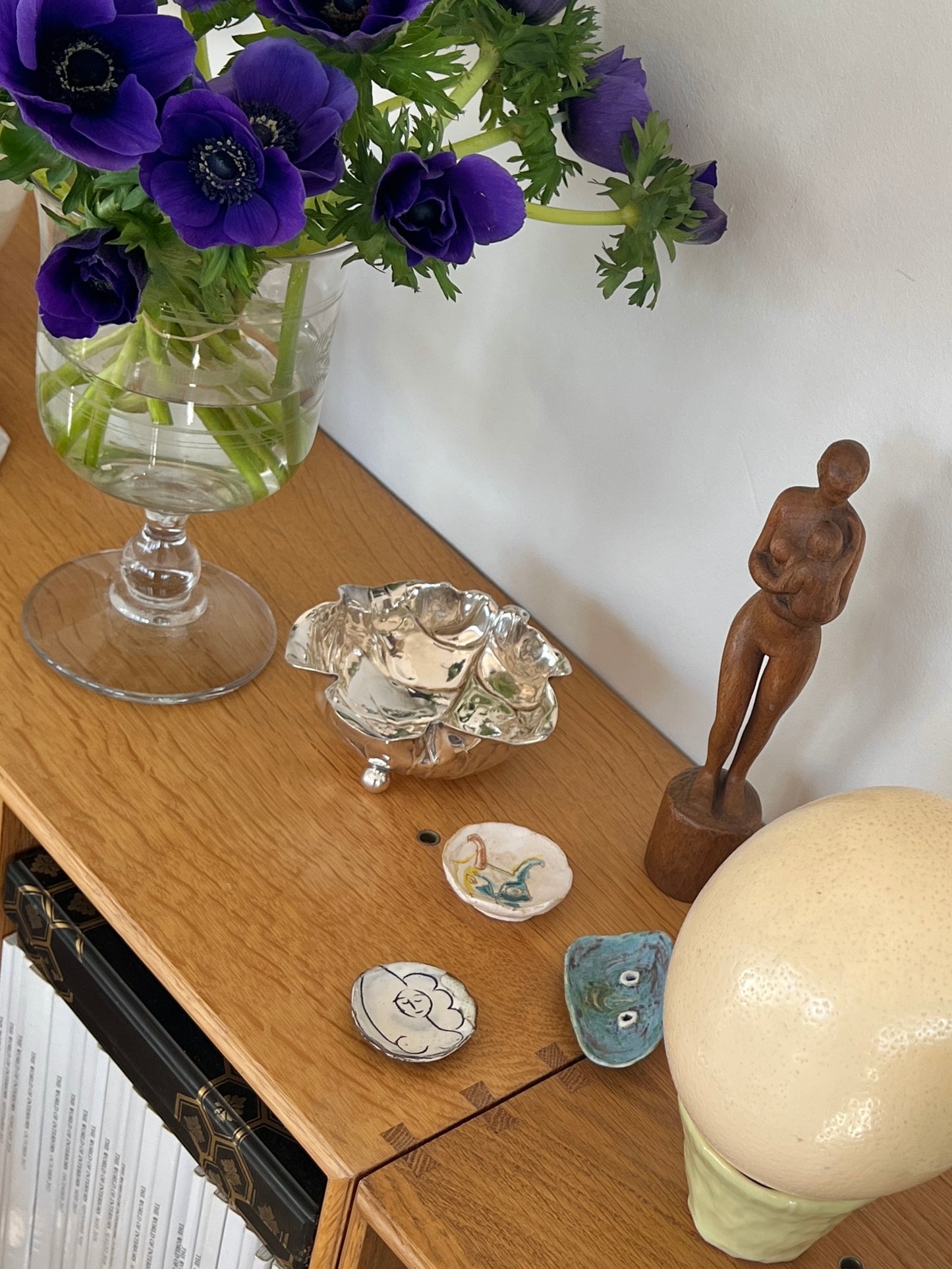 Footed bowl