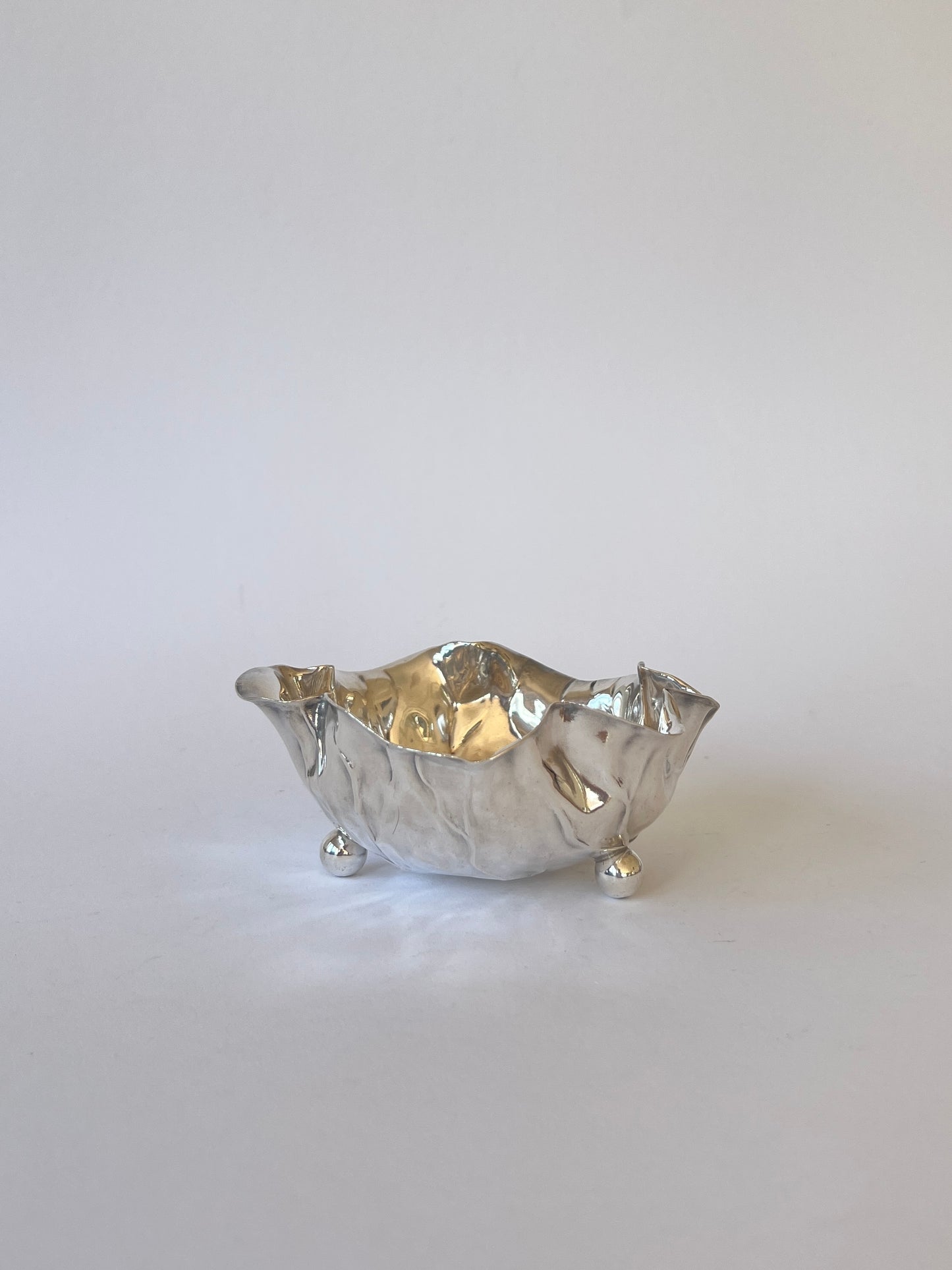 Footed bowl