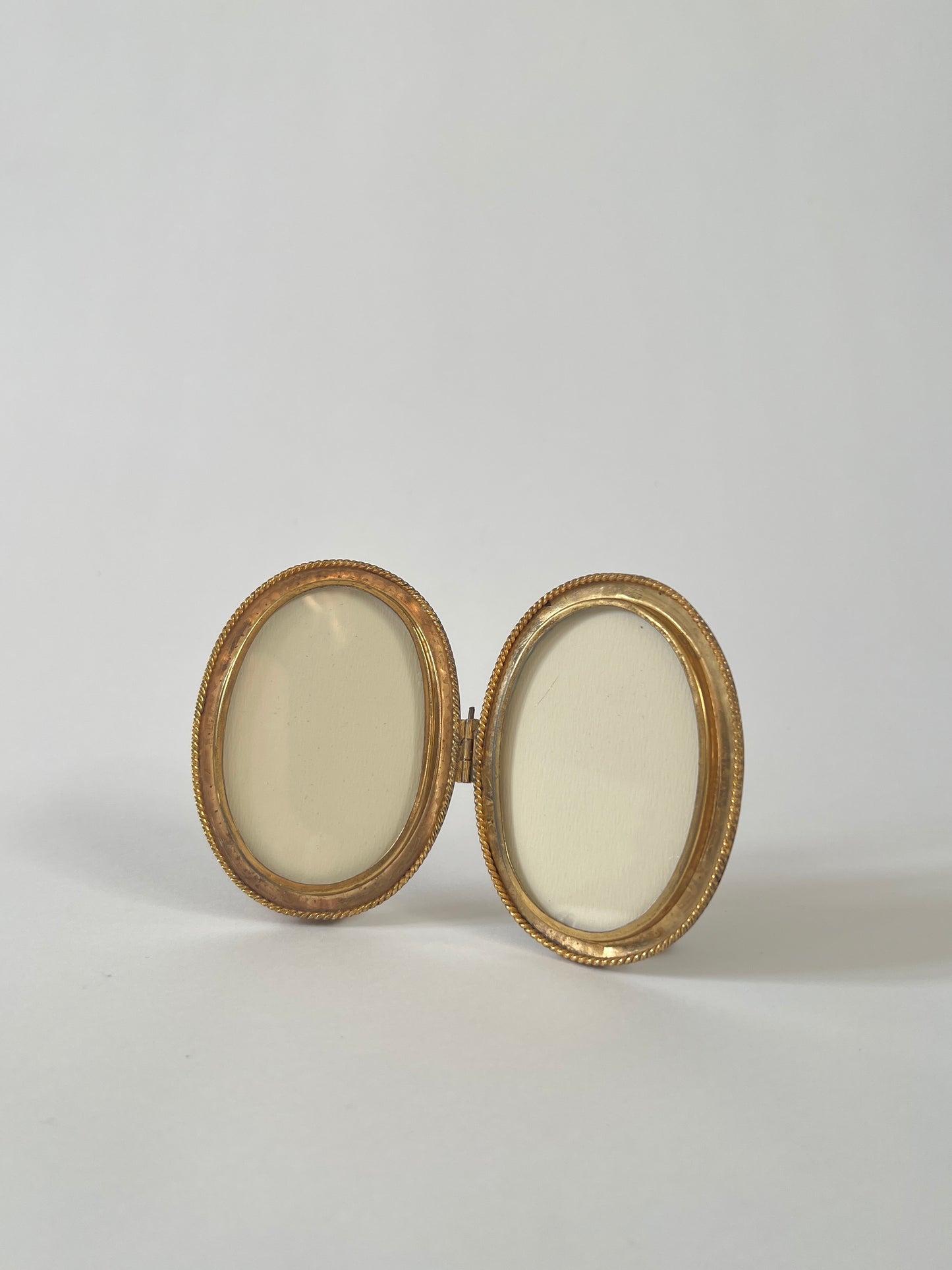 Twin Frame