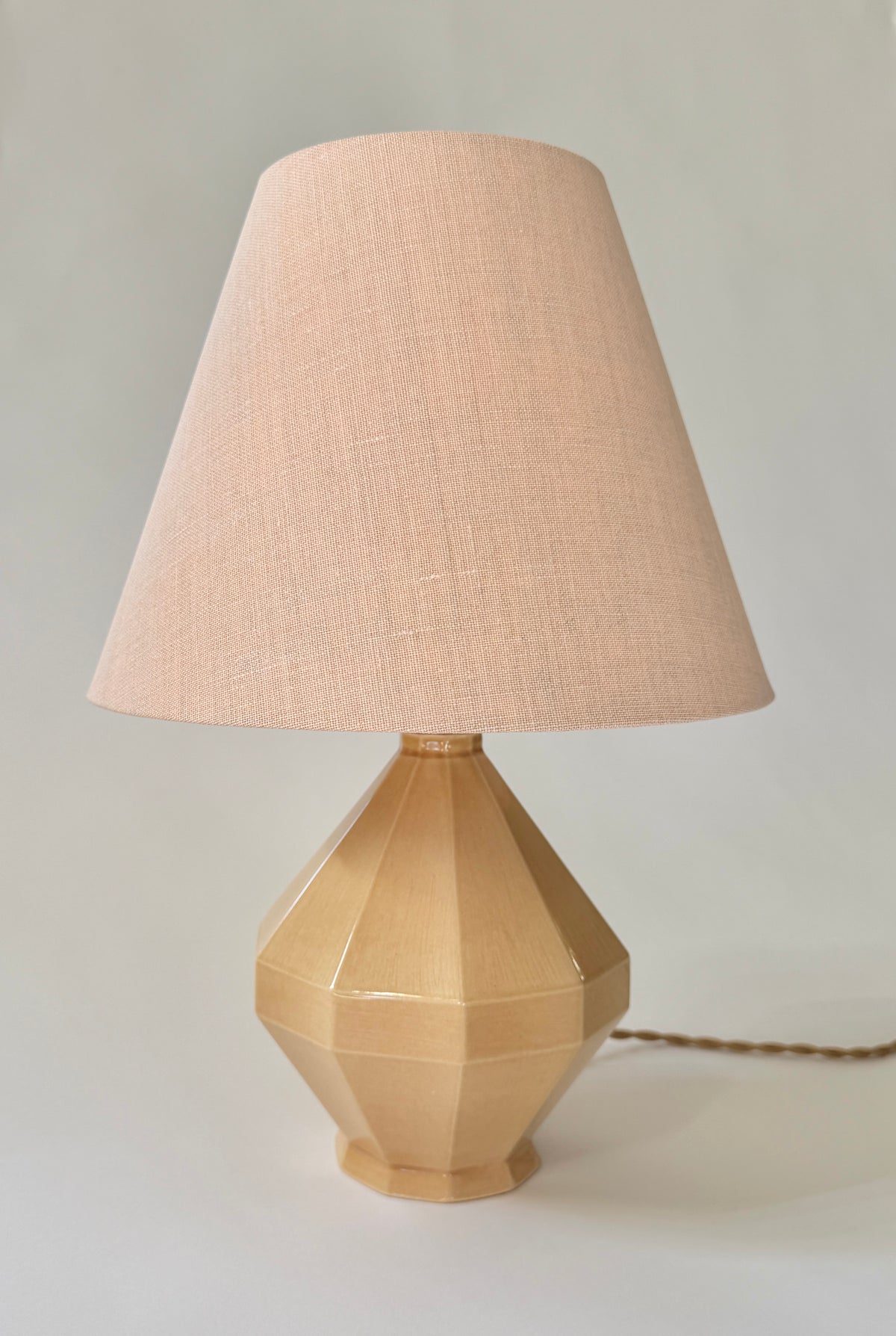 Erwan de Rengervé x Helle Thygesen Table Lamp - Parchemin