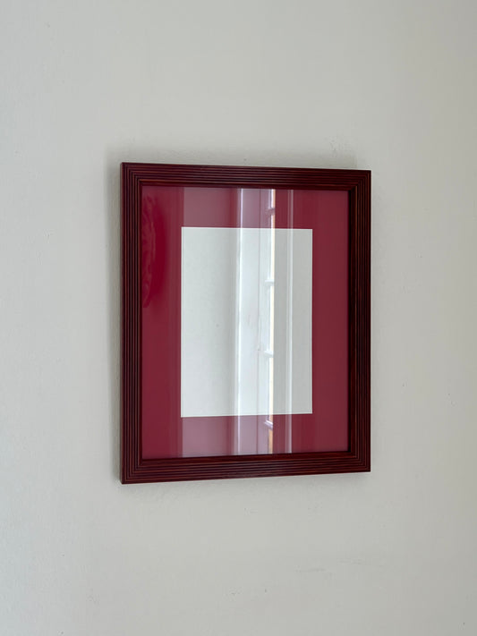 Atelier Julia Labet x Helle Thygesen Portrait Frame - Dark Tint / Paris Red
