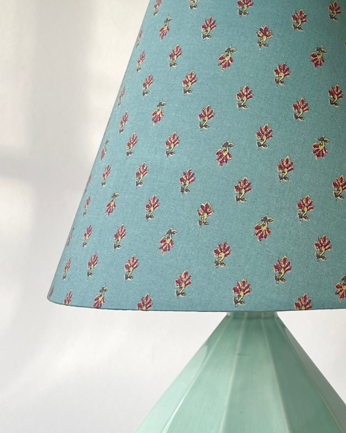 Erwan de Rengervé x Helle Thygesen Table Lamp - Celadon