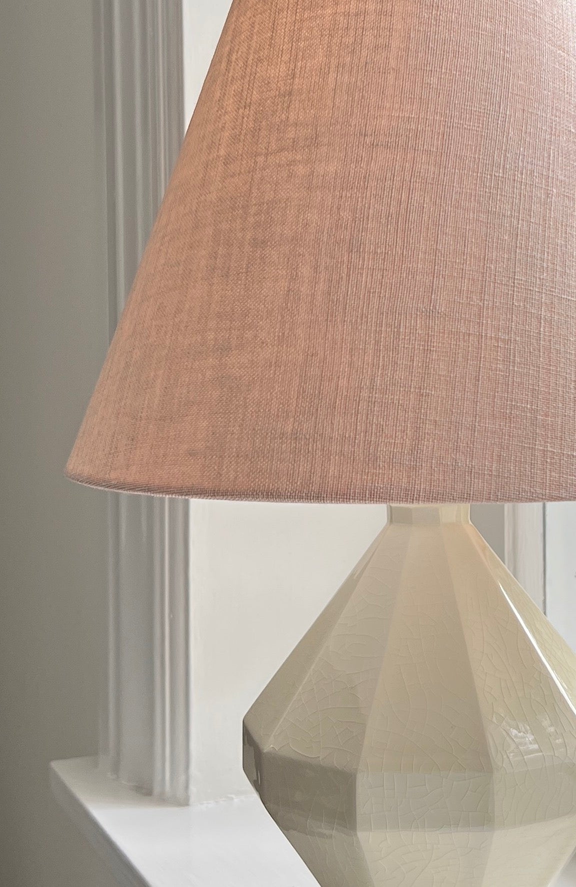 Erwan de Rengervé x Helle Thygesen Table Lamp - Ivory Craquelé