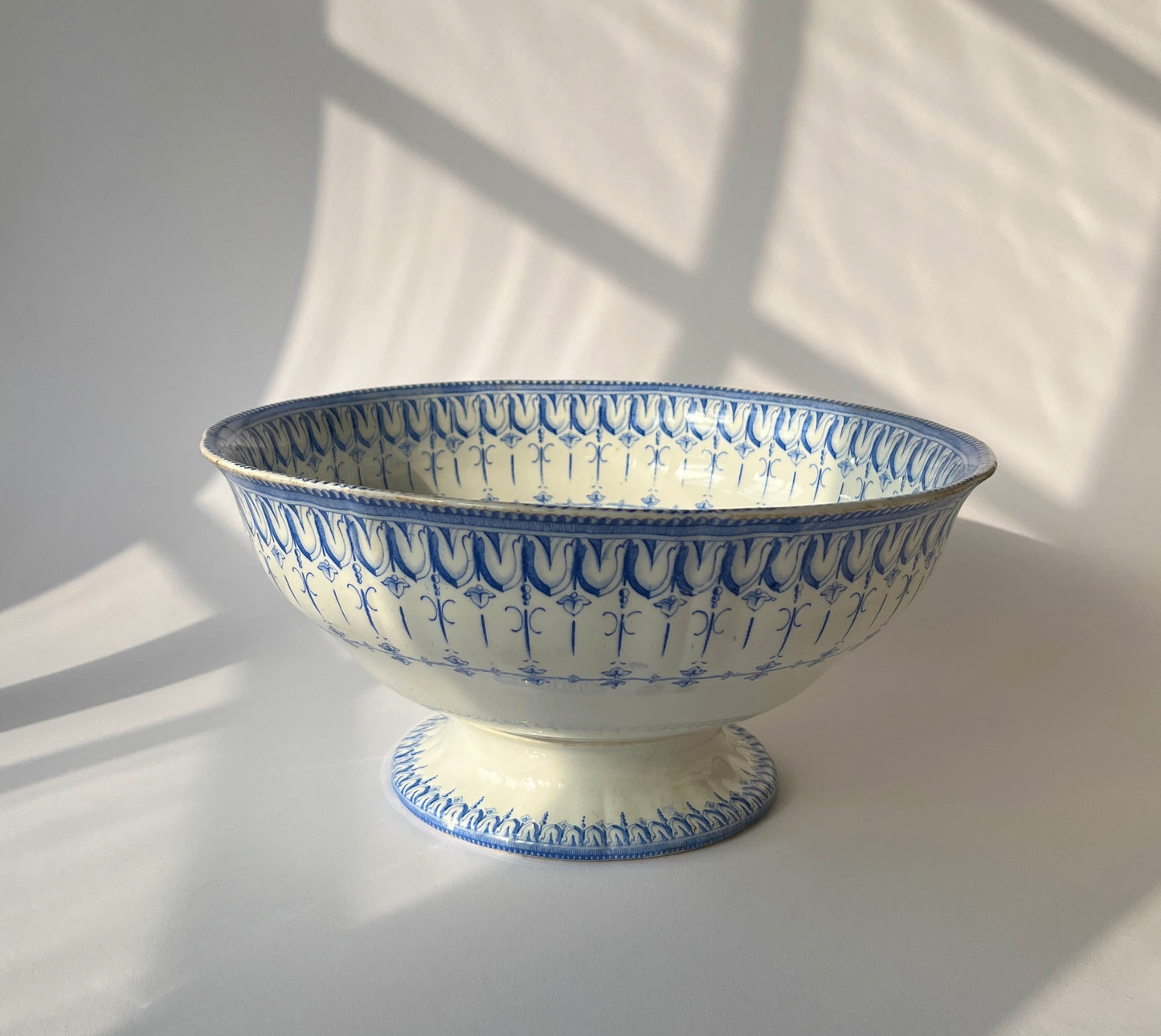 Creil et Montereau Footed Bowl