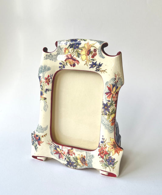 Portrait frame / Correspondence tray